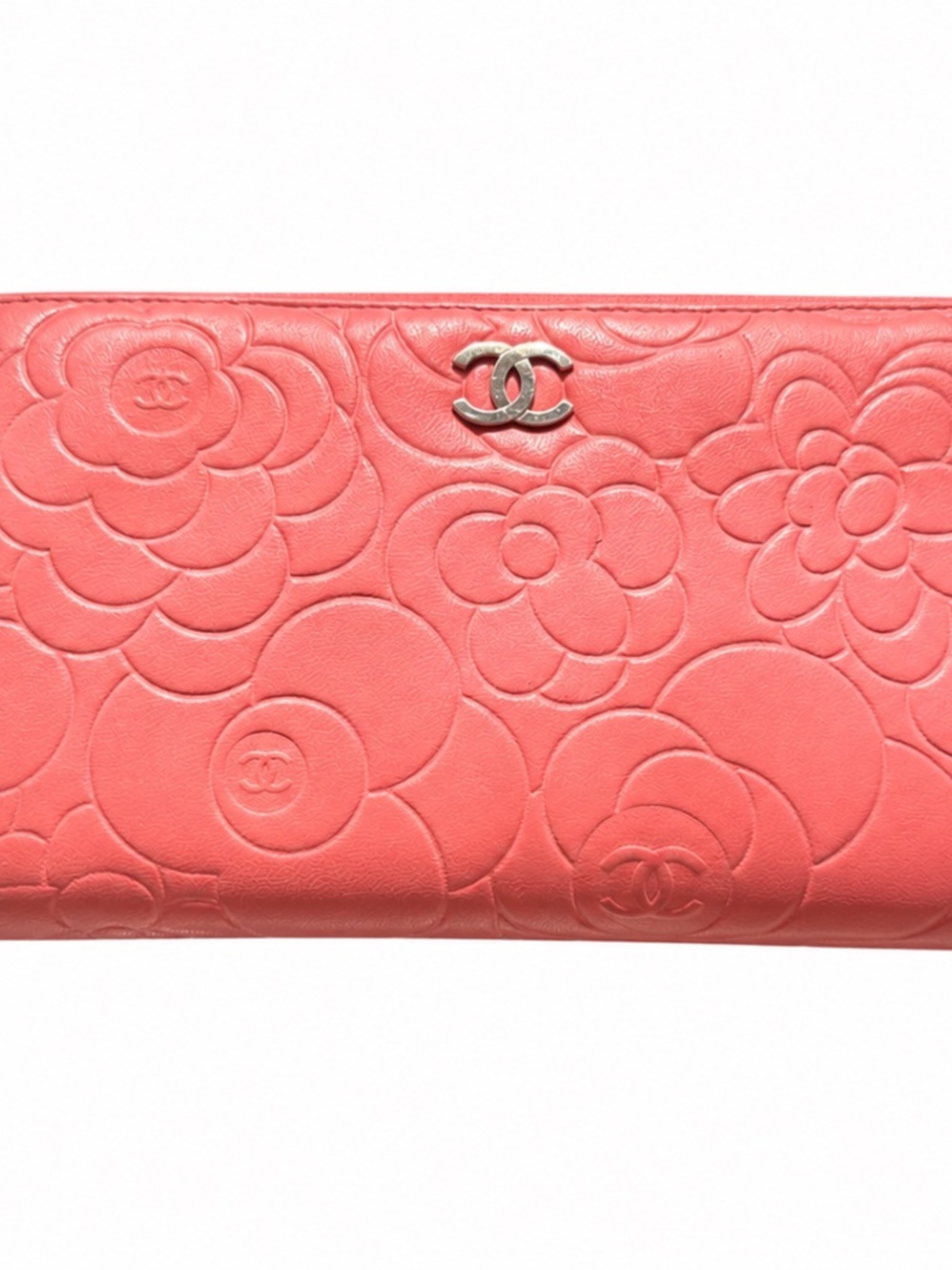 Chanel Pink Camellia Embossed Zip Around Wallet. - Picture 4 of 7